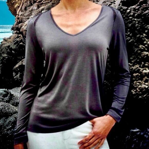 Banana Republic Factory Grey Cutout Details Long Sleeve Top Size Small EUC - Picture 10 of 16